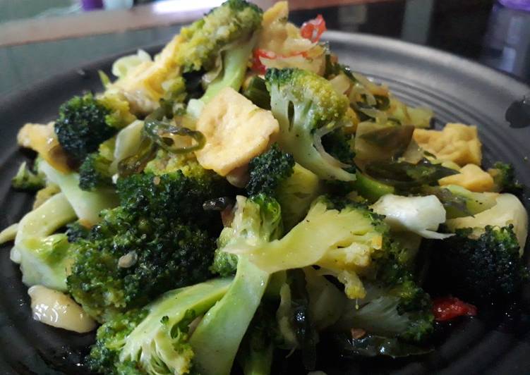 Cara Menyiapkan Brokoli Cabai Hijau yang Bisa Manjain Lidah