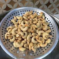 รูปของ Kacang Mede Goreng Gurih