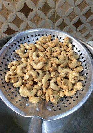Foto resep Kacang Mede Goreng Gurih