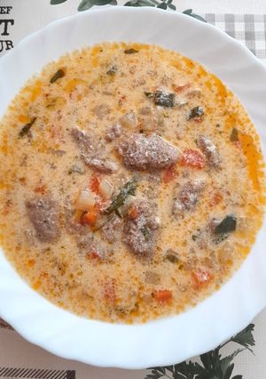 Tejszínes karalábéleves májgaluskával recept fotója
