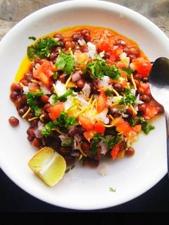 घुगऱ्या अर्थात तुरीच्या दाण्यांची उसळ (toorichya danachya usal recipe in marathi) रेसिपी चे मुख्य फोटो