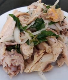 nộm gà hành tây