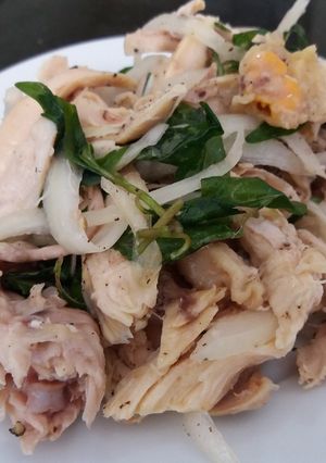 Hình của món Gỏi Gà xé phay.