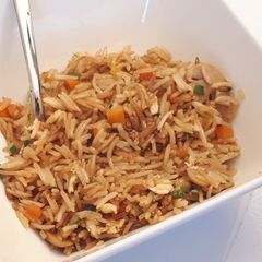 A picture of Chinese stir fry rice.