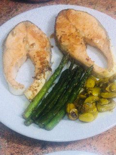 Una foto de Salmón a la plancha con limón