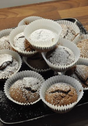A picture of Simple chocolate cakes.