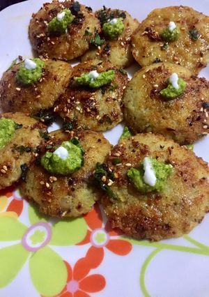 સેઝવાન રવા ઈડલી (Schezwan Rava Idli Recipe In Gujarati) રેસીપી મુખ્ય ફોટો