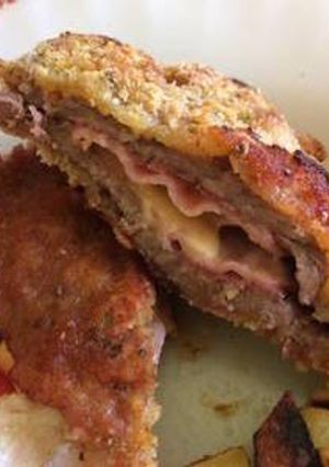 Una foto de Milanesas de carne rellenas con jamón y queso