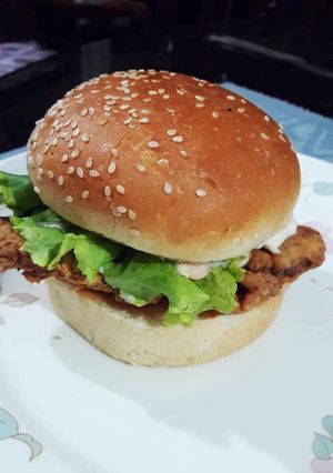 A picture of Zinger burger.