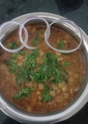 A picture of Chatpati Chana Dal.