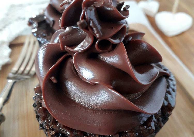 Step-by-Step Guide to Prepare Veloce Cupcakes al cioccolato, senza burro