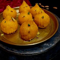 A picture of Papaya Steamed Modak.