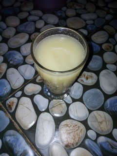 Banana and pineapple drink ainihin hoton girkin
