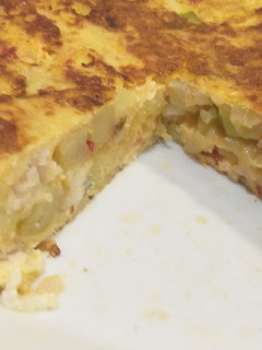 Una foto de Tortilla merluza 🌍👍