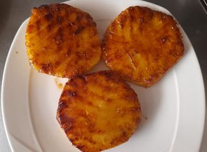 Una foto de Piña asada al sartén 🍍