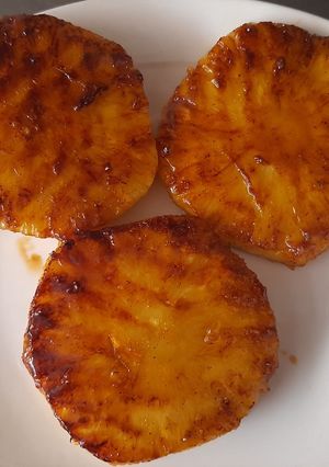Piña Asada Al Sartén 🍍 Receta de Carolina Castillo- Cookpad
