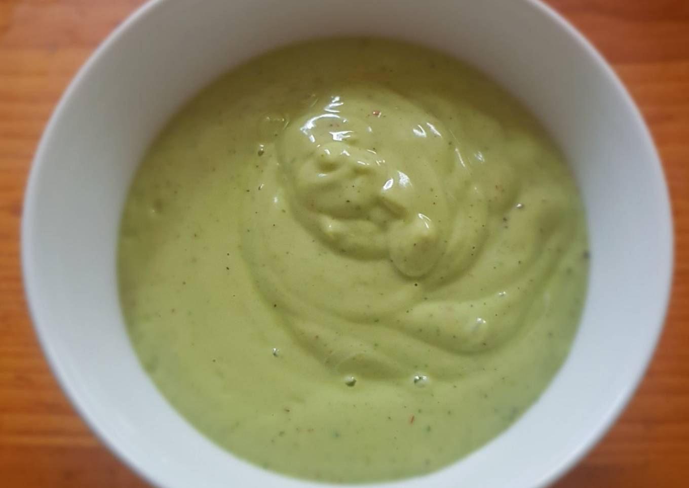 Aderezo de aguacate para ensaladas