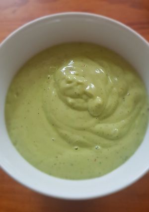 Una foto de Aderezo de aguacate para ensaladas