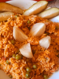 Zöldborsós rizseshús dobálós savanyúsággal🐓🐔🧄🧅🥒 recept fotója