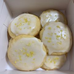 A picture of Glazed Lemon Cookies.