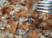 Una foto de salsa de queso azul