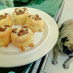 A picture of Butter scones.