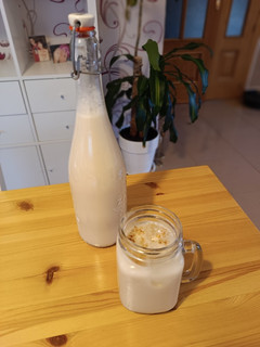 Una foto de Leche (bebida) de almendras