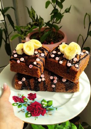عکسی از دستور کیک‌ شیر موز گردو🥧🍌