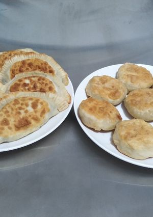 韭菜盒子＋豬肉餡餅 的食譜成品照片