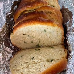 A picture of Garlic cloves Butter Bake.