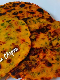 पालक मक्का पराठा (palak makka paratha recipe in Hindi) रेसिपी मुख्य फोटो