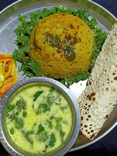 # GA 4#Gujarati #week 4વઘારેલી ખીચડી સાથે વઘારેલી છાશ રેસીપી મુખ્ય ફોટો