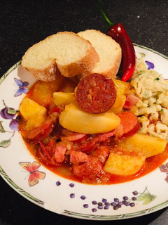 Nagymami sűrű krumplipaprikása recept fotója