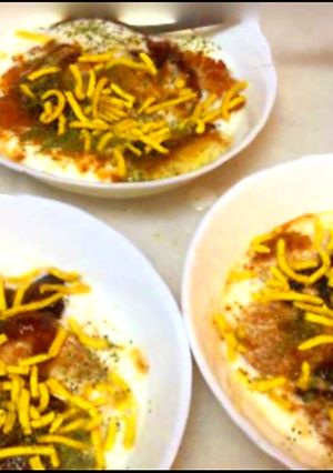 A picture of Aloo Tikki Chaat.
