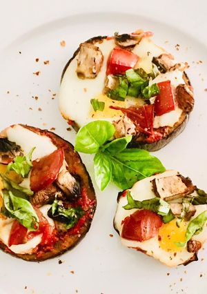 O poză a rețetei Mini Pizza din vinete Low carb.