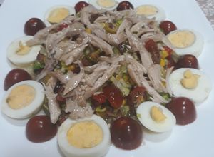 Una foto de Ensalada de perdiz escabechada