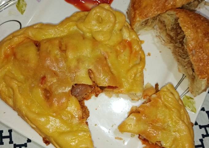 Pizza pie And stuffed bun in pateela ππ