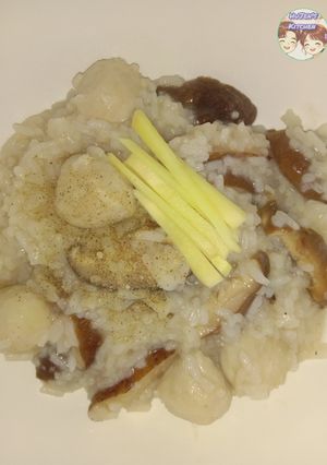 รูปของ โจ๊กเห็ดหอมใส่ลูกชิ้น (Shiitake Mushroom and Meatball Congee)