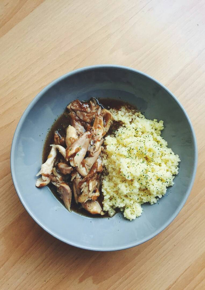 Una foto de Pollo a la Cocacola con Cous Cous