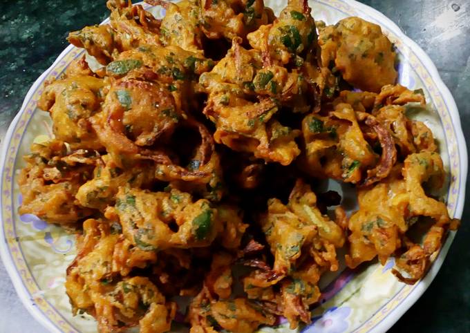 Palak besan fritters (healthy snack)