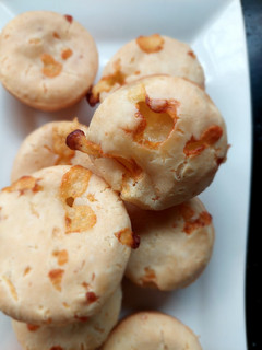 Una foto de Pao de queijo (pan de queso 🧀)