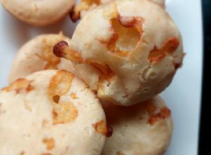 Una foto de Pao de queijo (pan de queso 🧀)