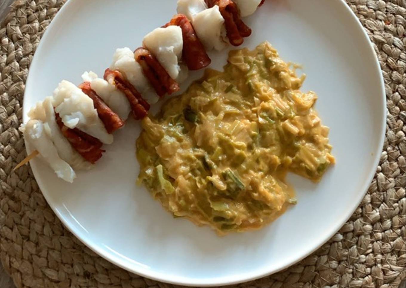 Brochettes de cabillaud au chorizo et fondue de poireaux au Thermomix