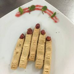 A picture of Witchy Fingers.
