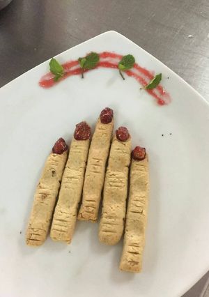 A picture of Witchy Fingers.