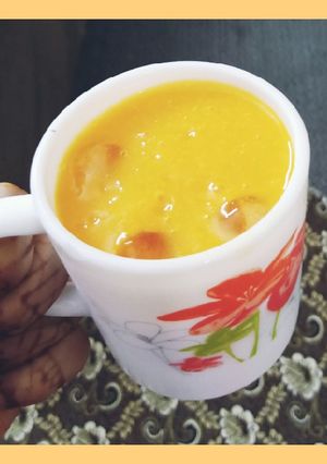 A picture of Mango smoothie 🥤.