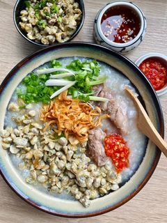 Hình của món Cháo hến.