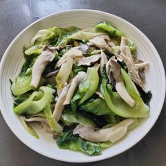 A picture of Sauteed Lettuce with Fresh Mushroom.