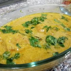 A picture of Pakoda kadhi.