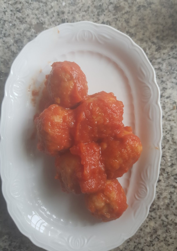 Una foto de Albóndigas  con salsa de tomate casero 10